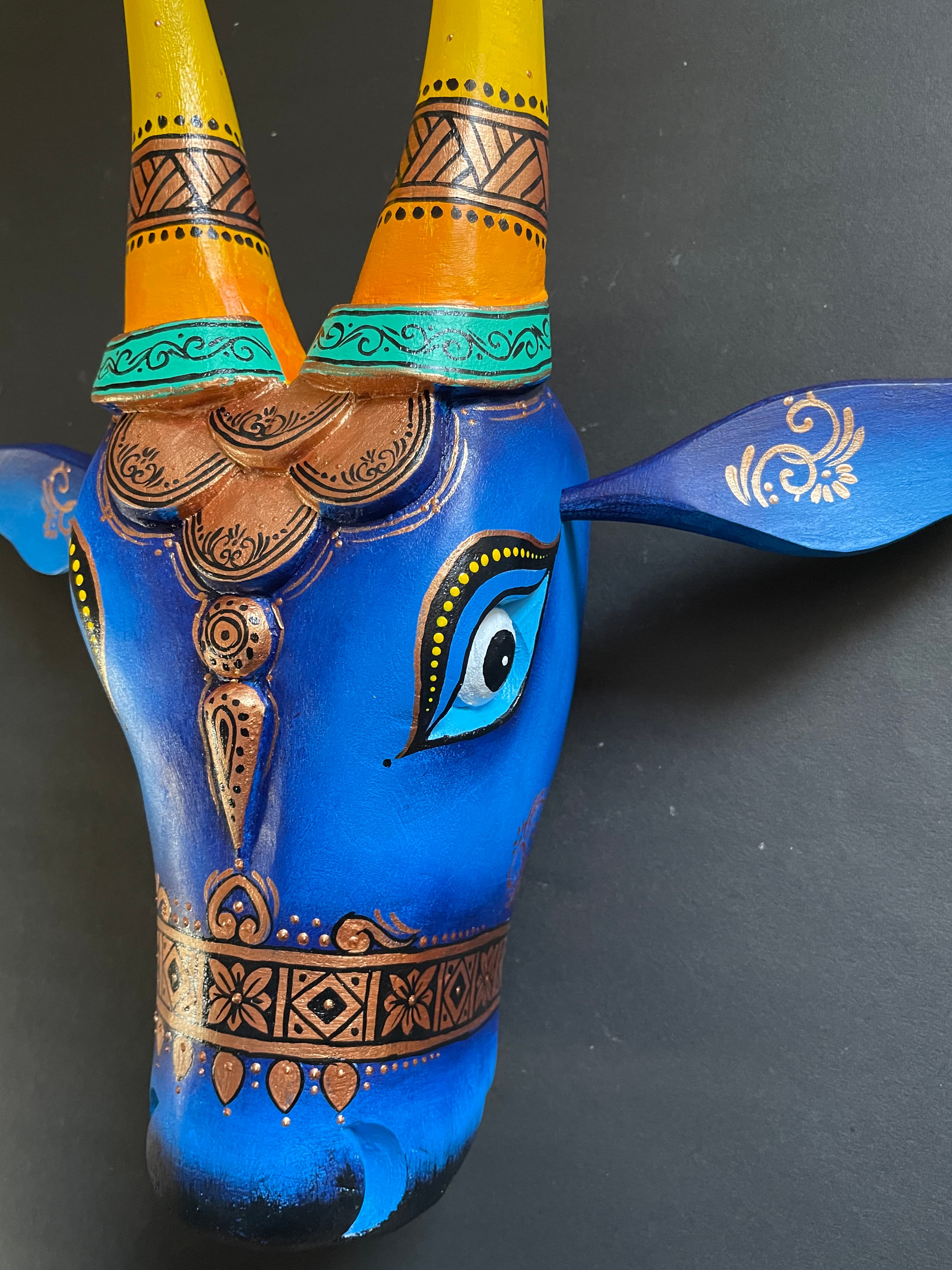 Hand_Painted_Cow_Heads_4_wpdift